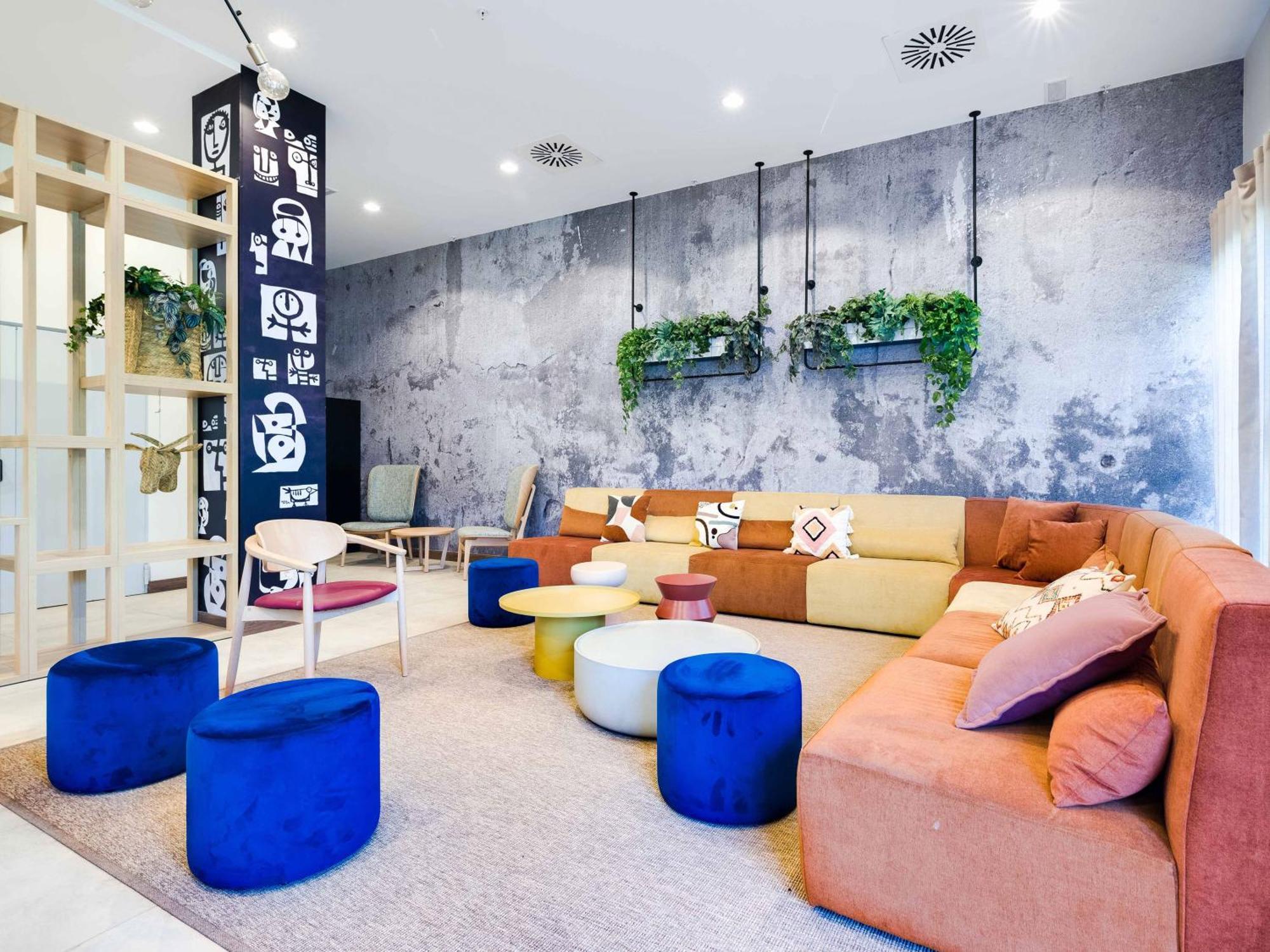 Livensa Living Studios Malaga Feria Esterno foto