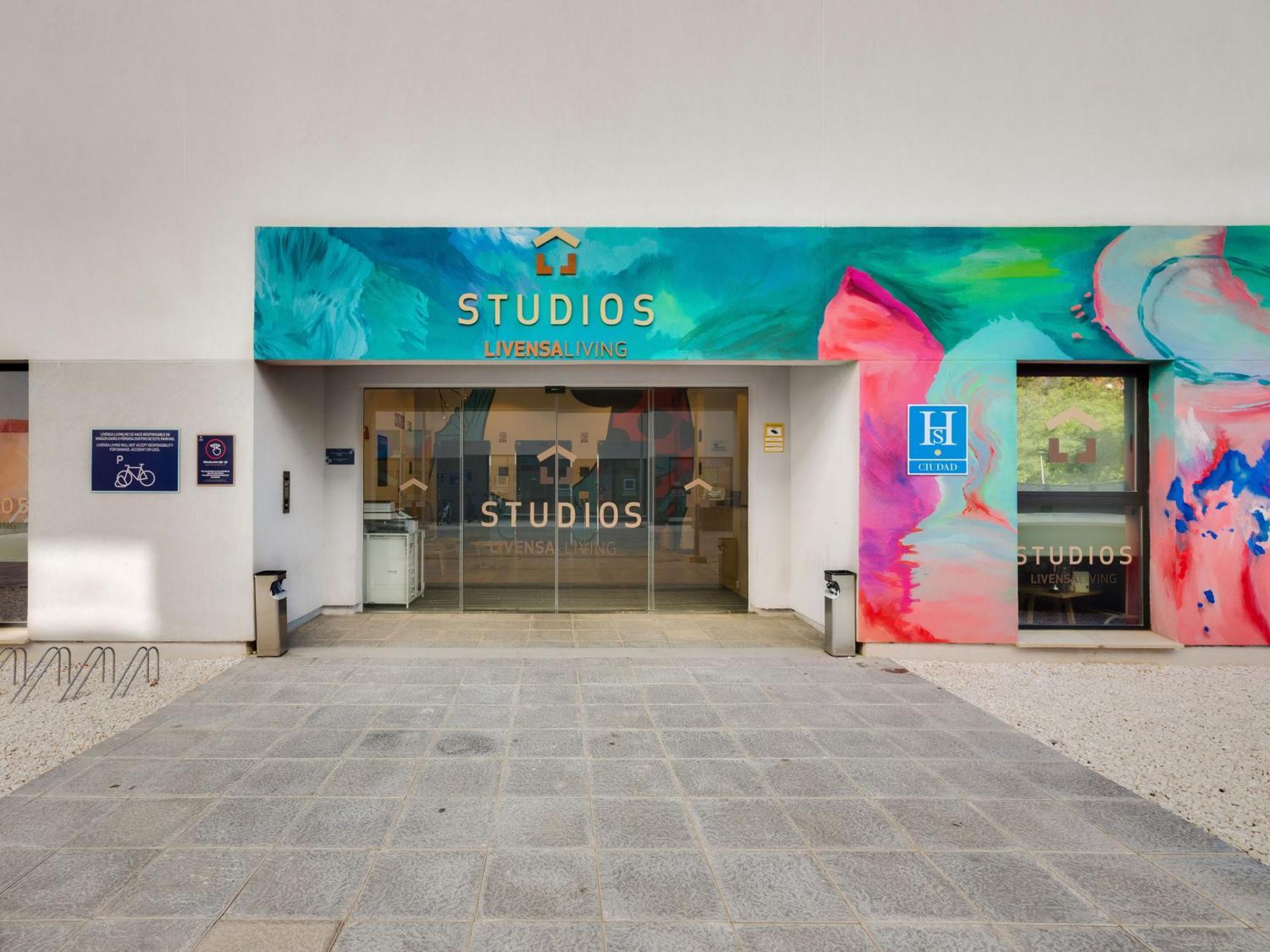 Livensa Living Studios Malaga Feria Esterno foto